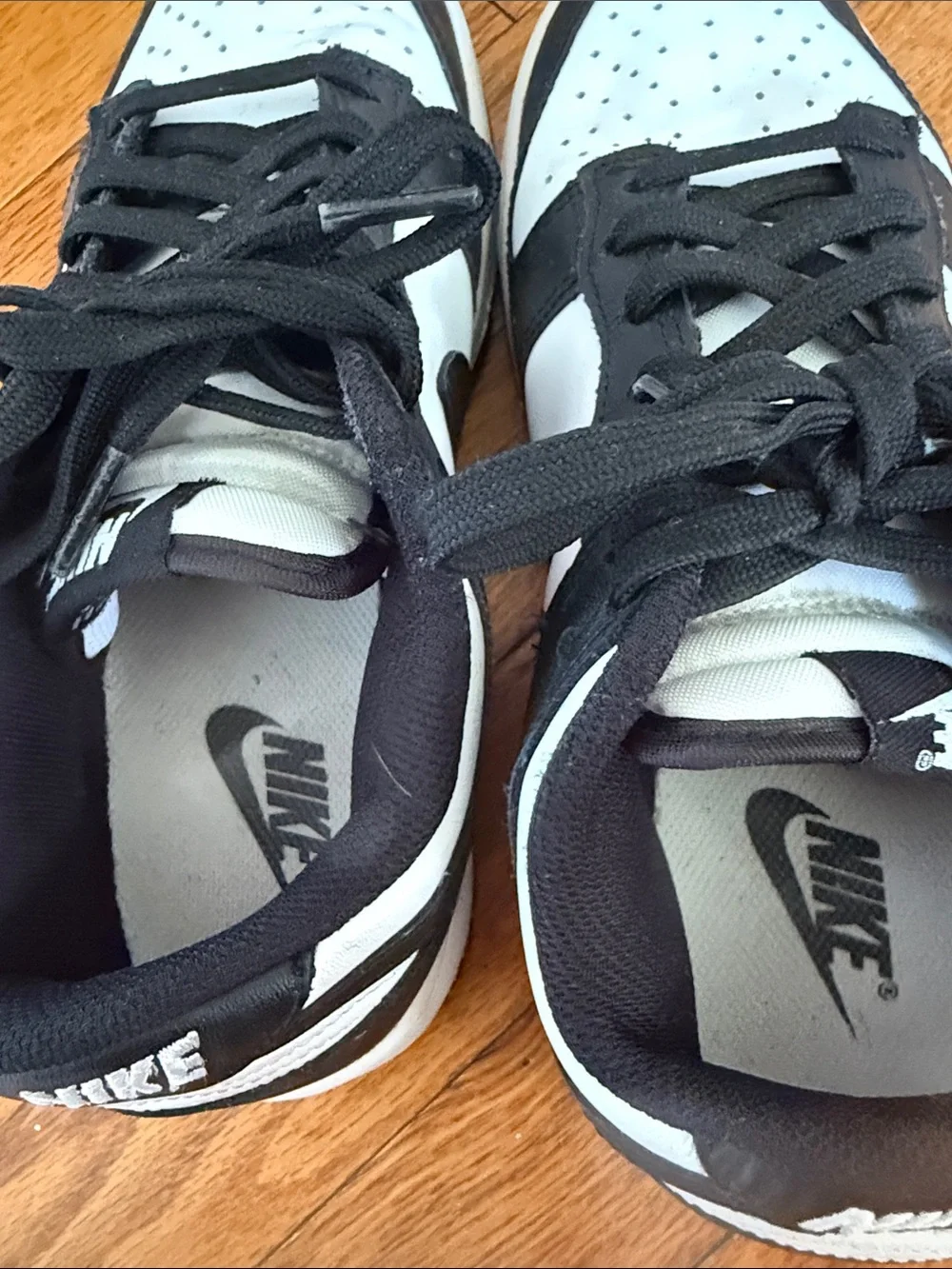 Women’s nike panda dunks sneakers size 5